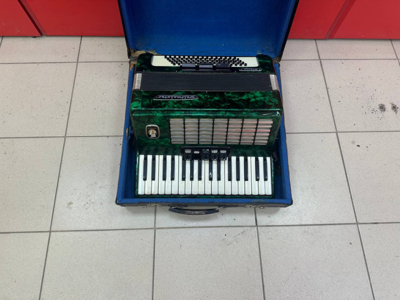 Аккардеон Weltmeister  Stella