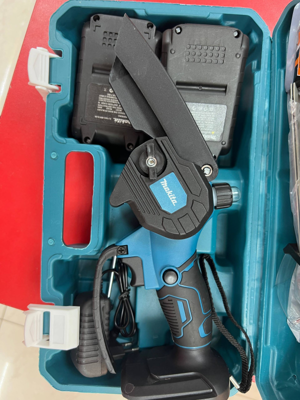 Цепная пила Makita аккумуляторная (реп) 6.0Ah