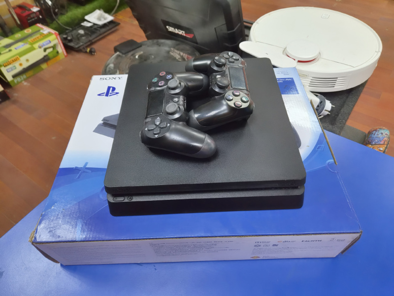 Игровая приставка PlayStation 4 Slim