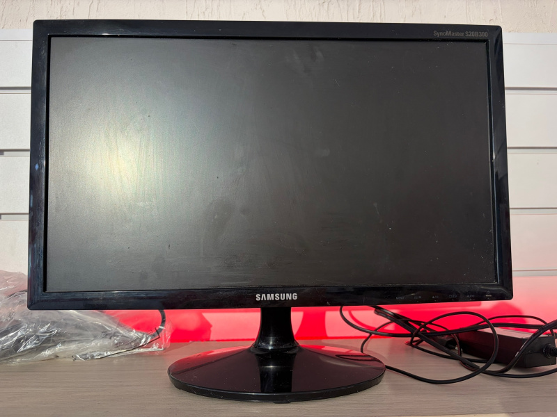Монитор Samsung S20B300N
