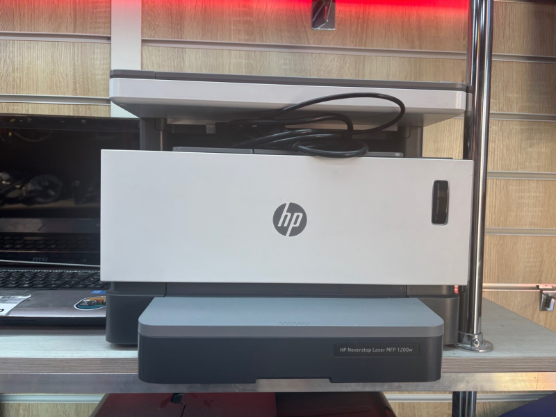 Принтер HP p1200w