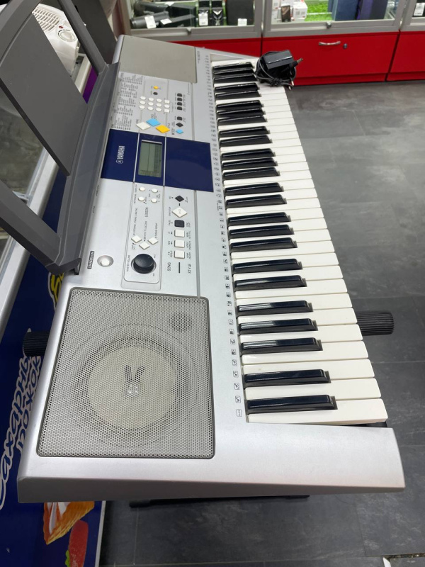 синтезатор Yamaha E323