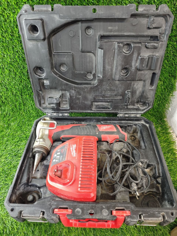 Электрическая резьборезка Milwaukee C12 PXP