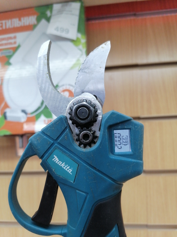 ЭЛЕКТРО СЕКАТОР  Makita 4 АКБ