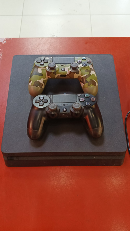 Игровая приставка Sony ps4