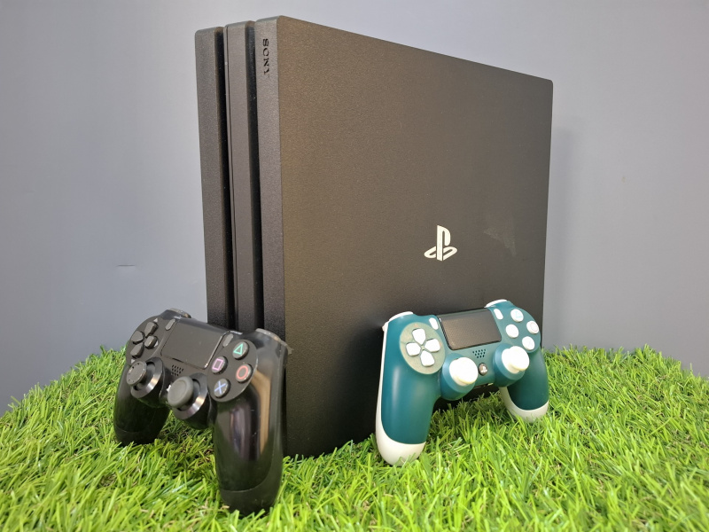 Игровая приставка Sony PS4 PRO 1TB