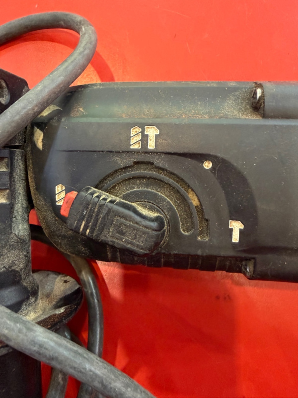 Перфоратор Makita HR2450