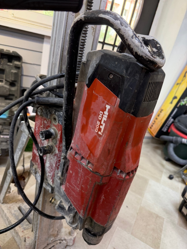 Установка алмазного бурения Hilti DD200