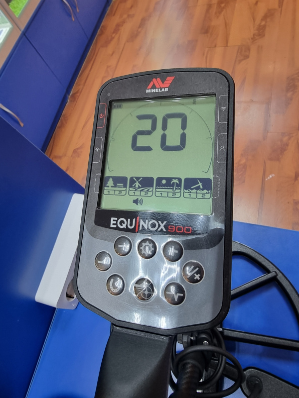 МЕТАЛОИСКАТЕЛЬ Minelab EQUINOX 900