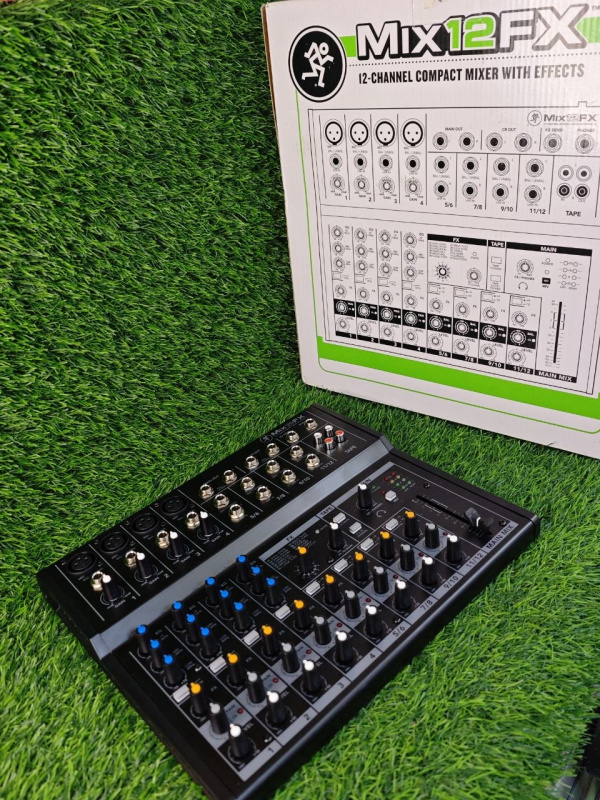 Микшерный пульт  Mix12FX
