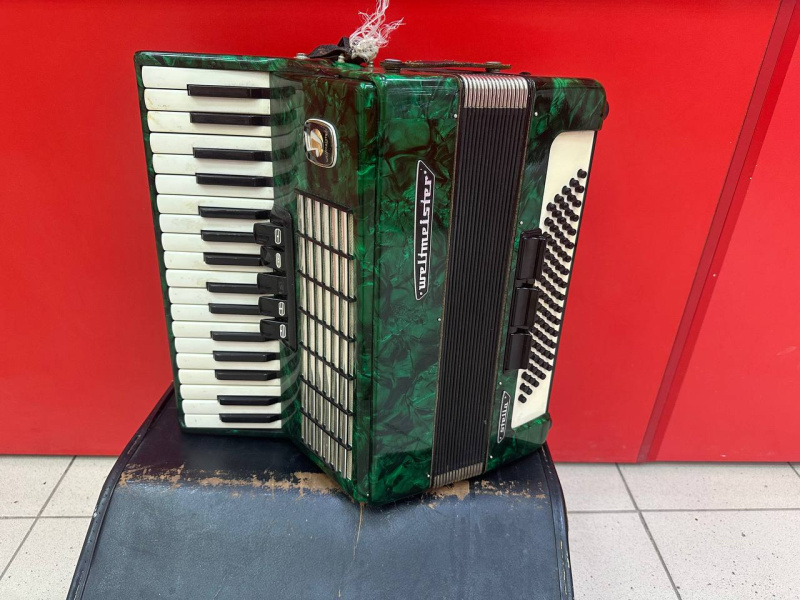 Аккардеон Weltmeister  Stella